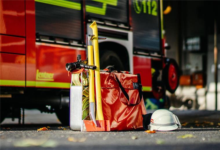 Die Feuerwehr konnte am Samstag schnell handeln und so die Ausbreitung des Feuers verhindern (Symbolbild).