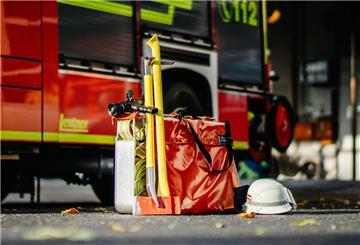Die Feuerwehr konnte am Samstag schnell handeln und so die Ausbreitung des Feuers verhindern (Symbolbild).