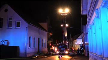 Die Feuerwehr konnte das Feuer schnell unter Kontrolle bringen. 
