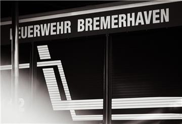 Die Feuerwehr ließ die Straße sperren.