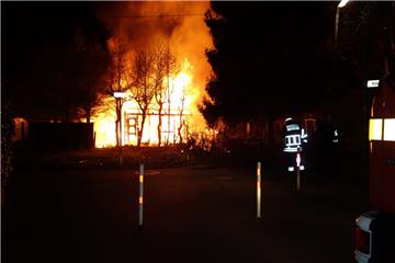Die Feuerwehr musste am Dienstag zu einem Gartenlauben-Brand nach Lehe ausrücken. 