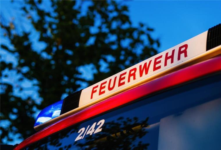 Elsfleth: Erst brennt ein Schuppen, dann das Haus - 2 Wohnungen zerstört Die Feuerwehr musste am Pfingstmontag nach Elsfleth ausrücken. (Symbolbild)