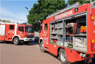 Die Feuerwehr musste in Spaden ein Kind aus einem Auto befreien.