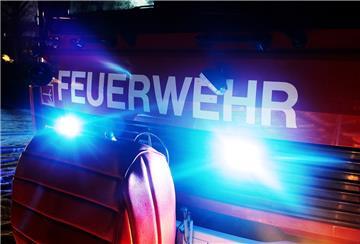 Die Feuerwehr rückte schnell an, konnte aber den Totalschaden eines Radladers in Scheeßel nicht verhindern. 