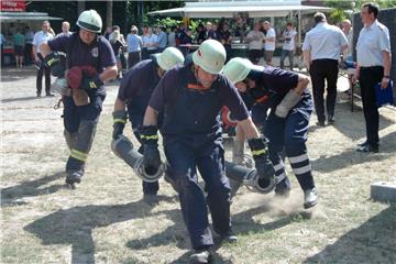 Die Feuerwehr-Wettkämpfe in Weertzen fanden diesmal ohne Wasser statt, wegen der großen Trockenheit.