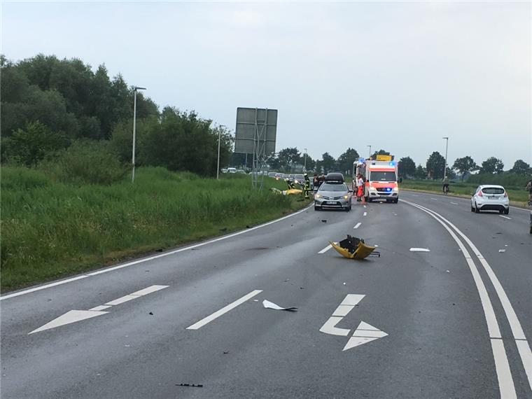 Die Feuerwehr wurde am Samstag zu einem Unfall auf der B73 bei Altenwalde gerufen. 