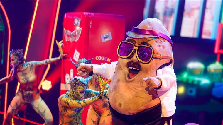 Hugo Egon Balder als Kartoffel bei „Masked Singer“ enttarnt Die Figur „Der Couchpotato“ steht in der Prosieben-Show „The Masked Singer“ auf der Bühne.