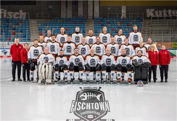 Icehockey Mannschaft auf Spielfeld