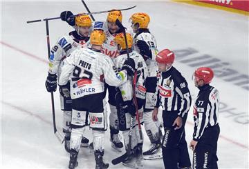 Die Fischtown Pinguin hatten beim letzten Spiel in Berlin Grund zum Feiern.