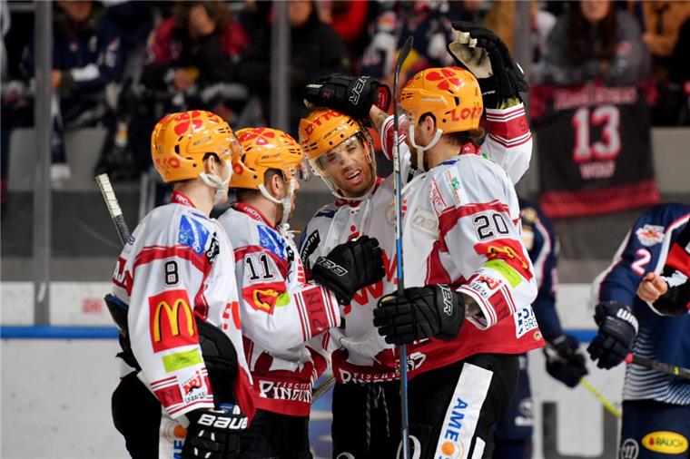 Die Fischtown Pinguins feierten zum Abschluss der DEL-Hauptrunde einen Sieg beim amtierenden Meister EHC Red Bull Muenchen.