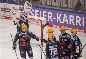 Die Fischtown Pinguins gehen durch ein Tor von Max Görtz (23) im zweiten Drittel mit 1:0 in Führung.