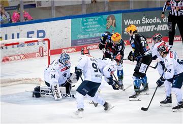 Die Fischtown Pinguins haben das Spiel gegen den ERC Ingolstadt in der Overtime gewonnen. Doch vor der Partie gab es eine traurige Meldung.