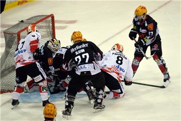 Die Fischtown Pinguins haben gegen Ritten mit 4:1 und spielen am Sonnabend im Finale des SWB-Cups gegen Iserlohn. Foto Scheer