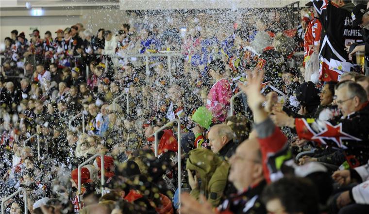 Zusammenfassung! Das war der Freitag im nord24-Land Die Fischtown Pinguins haben heute die Chance aufs Viertelfinale. Mit ganzem Herzen dabei: die Fans.