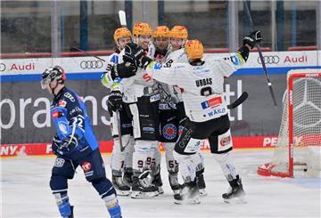 Die Fischtown Pinguins holten in Ingolstadt einen 1:3-Rückstand auf und schickten die Begegnung in die Extrazeit zum Sieg.