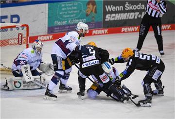 Die Fischtown Pinguins setzten das Tor der Eisbären Berlin im dritten DEL-Finale gut unter Druck.