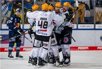 Die Fischtown Pinguins sind weiterhin das einzige Team ohne Niederlage in den Playoffs und führen in der Serie „Best of seven“ des Halbfinals mit 2:0 gegen den amtierenden Meister aus München.