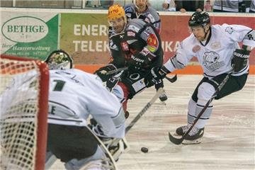 Die Fischtown Pinguins und die Nürnberg Ice Tigers lieferten sich ein intensives Playoffduell. 