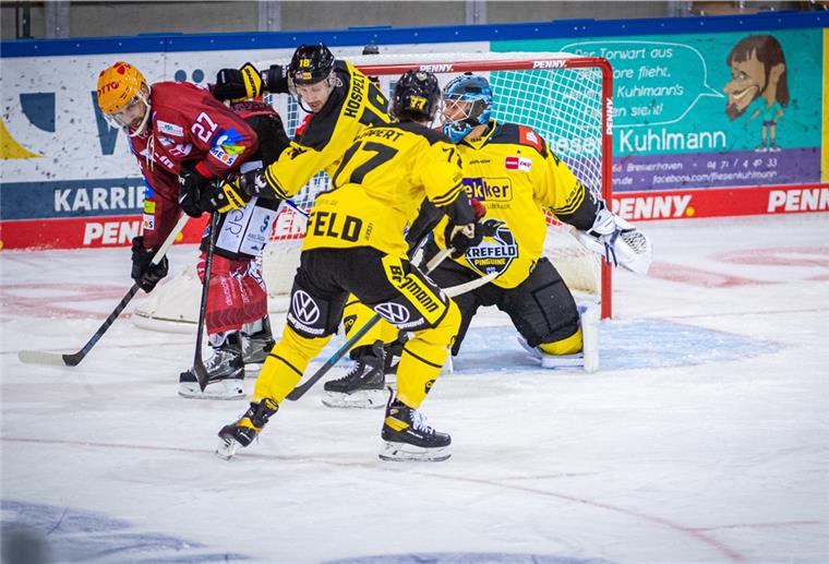 Pinguins krönen ihr Comeback auf dem Eis mit einem Sieg Die Fischtown Pinguins und ihre Namensvetter aus Krefeld eröffneten den Magentasport-Cup.