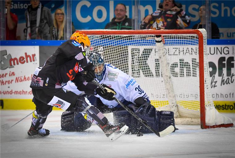 Pinguins: Hier werden noch Karten für das Köln-Spiel verlost Die Fischtown Pinguins wollen gegen Köln wieder ihre Chancen in der Offensive nutzen.