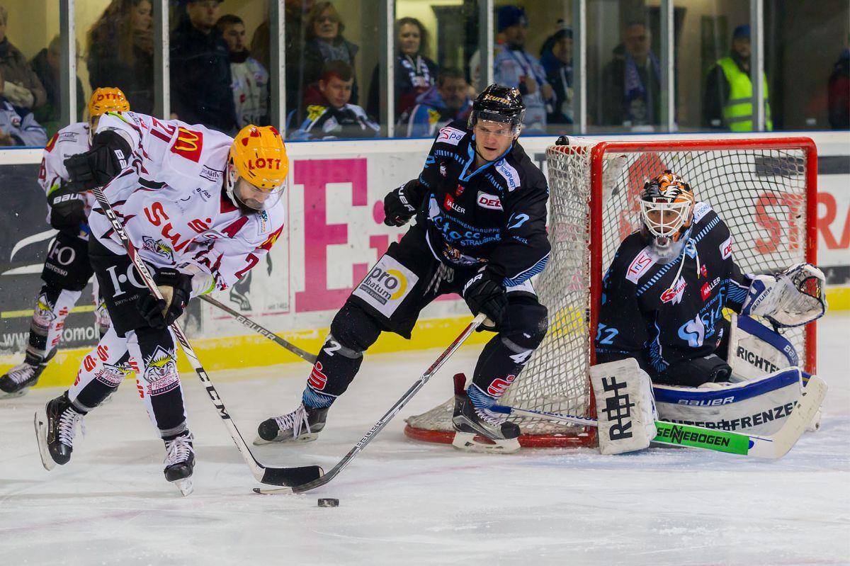 Straubing Tigers - Bremerhaven / DEL 16-17