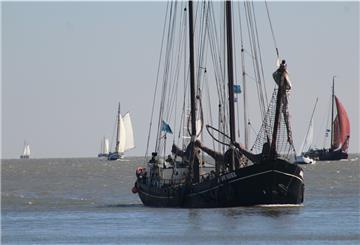 Segelschiff auf See.