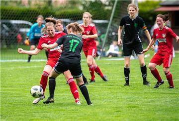 Die Frauen des FC Geestland (rot) verloren des Pokalfinale.