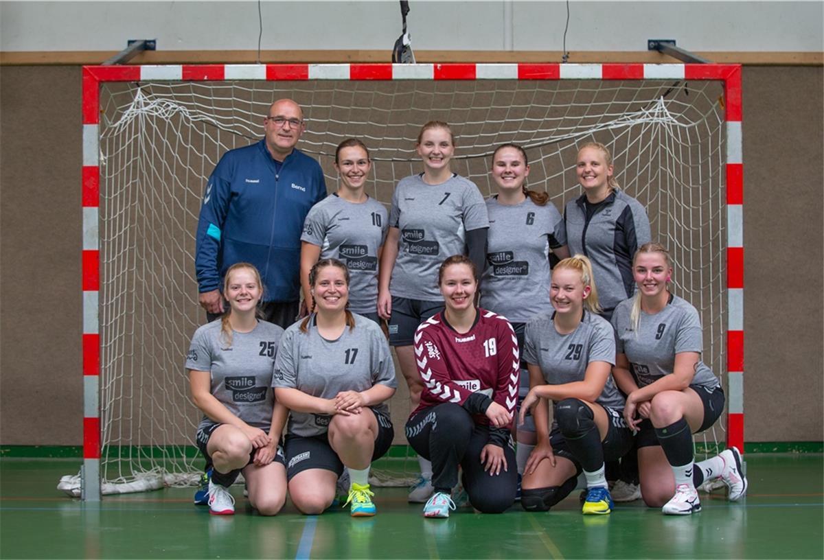 Handballerinnen der HSG Unterweser testen zwei Stunden lang Die Frauenmannschaft der HSG Unterweser bereitete sich bei einem Turnier in Langen auf die Regionsoberliga-Saison vor.