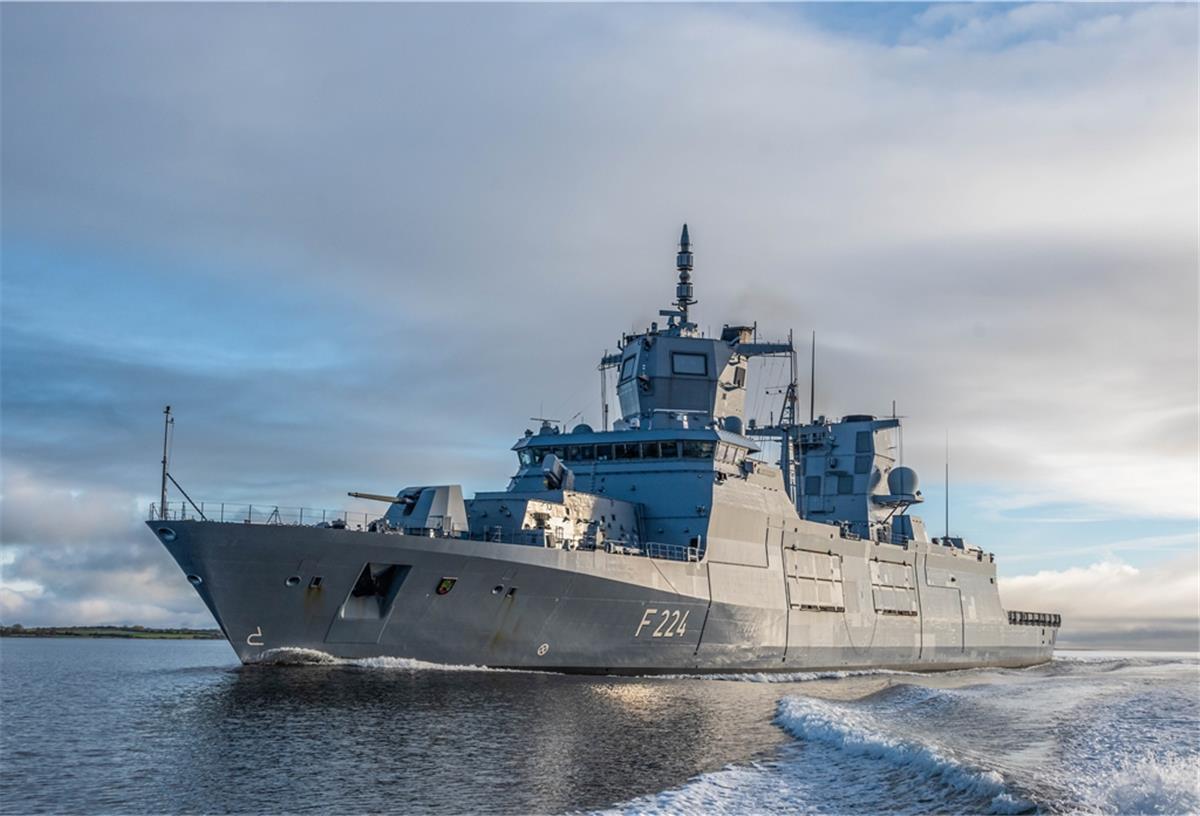 Wilhelmshaven: Marine nimmt neue Fregatte in Flotte auf Die Fregatte "Sachsen-Anhalt" ist rund 150 Meter lang.