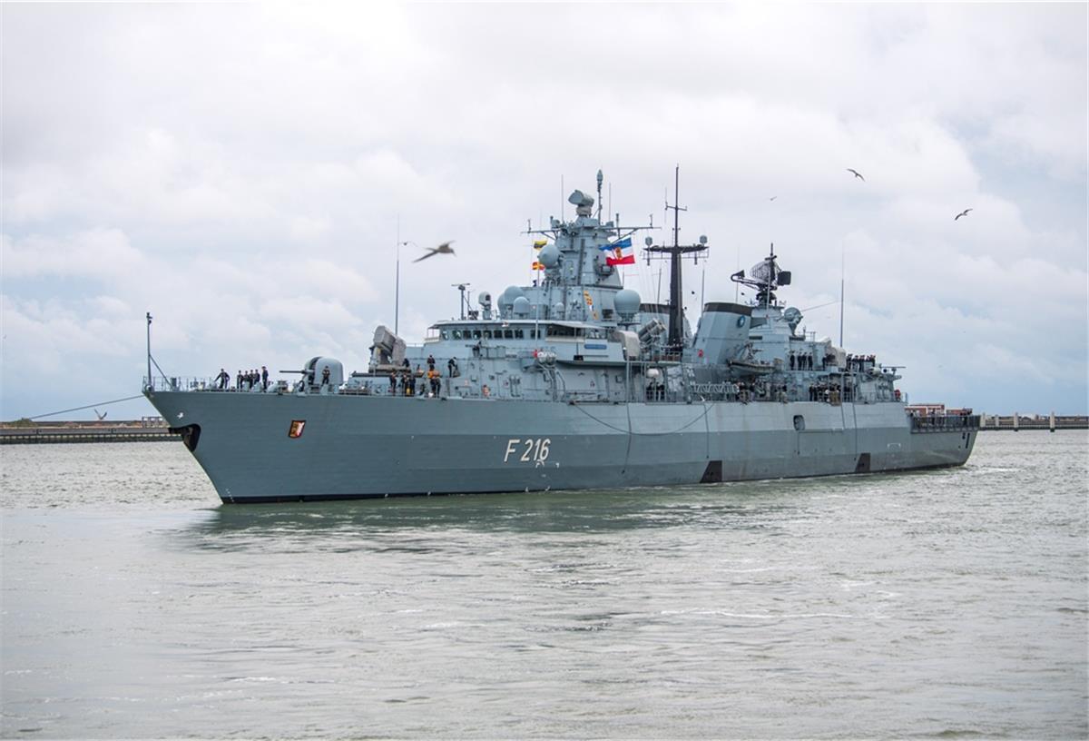 Fregatte „Schleswig-Holstein“ zu Nato-Mission ausgelaufen Die Fregatte "Schleswig-Holstein" fährt aus dem Hafen. Das Kriegsschiff der Marine bricht vom Heimathafen aus in Richtung Ägäis auf. Die Fregatte soll im Rahmen eines Nato-Einsatzes gegen Schleuserkriminalität helfen, den Seeraum zu überwachen.
