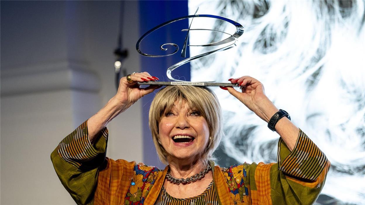 Judy Winter mit Götz-George-Preis ausgezeichnet Die Freude ist ihr anzusehen: Judy Winter.