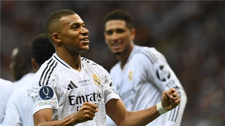 „Magische Nacht“: Mbappé feiert Traumeinstand bei Real Die Freude von Kylian Mbappé nach seinem ersten Pflichtspieltor für Real Madrid war groß.