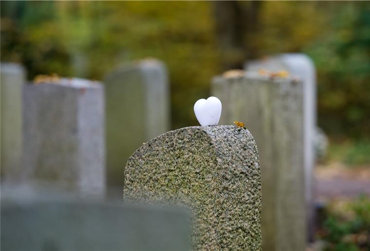 Die Friedhofsgebühren in der Gemeinde Loxstedt bleiben stabil. Obwohl die Gemeinde mit diesen nicht kostendeckend arbeitet.