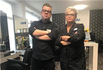Die Friseure Andre und Evelyn Albers ziehen vor Gericht.
