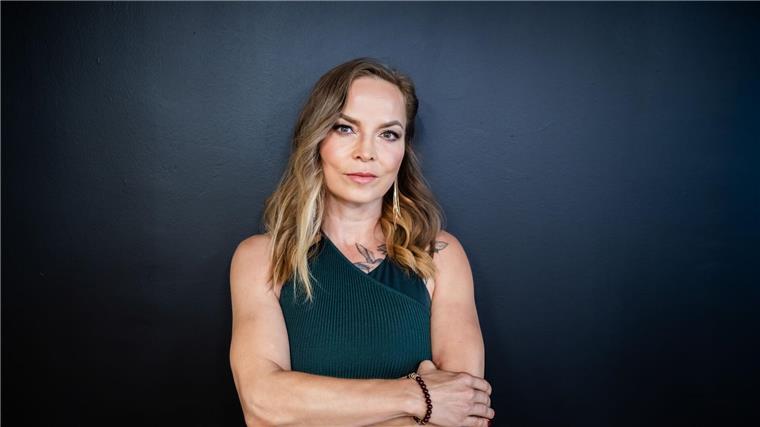 Die frühere Profiboxerin Regina Halmich beklagt die fehlende TV-Plattform für deutsche Boxerinnen und Boxer.