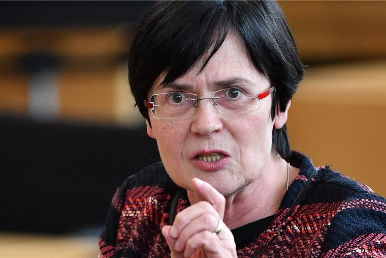 Thüringen: Ramelow unterstützt CDU-Frau Lieberknecht Die frühere Thüringer Regierungschefin Christine Lieberknecht ist als Kandidatin für das Amt der Ministerpräsidentin im Gespräch.