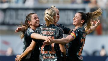 Die Fußballerinnen vom FC Bayern könnten zum dritten Mal hintereinander Meister werden.