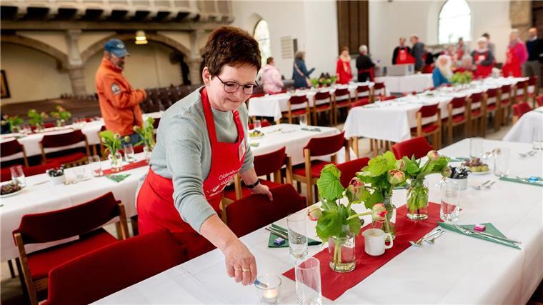 Oldenburger Vesperkirche bietet kostenloses Abendessen Die Gäste sollen sich in der Vesperkirche wohlfühlen. (Archivbild)
