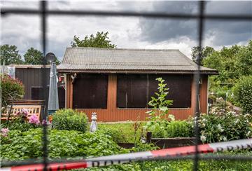 Die Gartenlaube in Münster ist einer der Tatorte des vermutlichen Haupttäters in einem Missbrauchsfall, in der die Ermittler u.a. Festplatten und Videokameras fanden.
