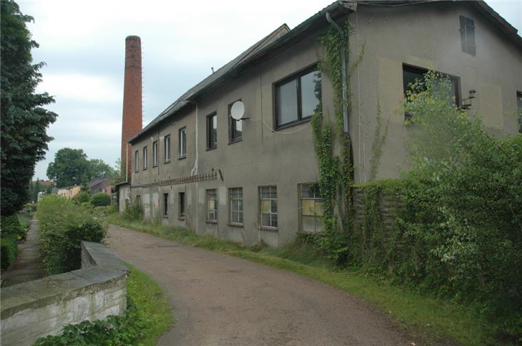 Die Gebäude auf dem Gelände der ehemaligen chemischen Reinigung in Sittensen sollen ab dem Spätsommer abgerissen werden.