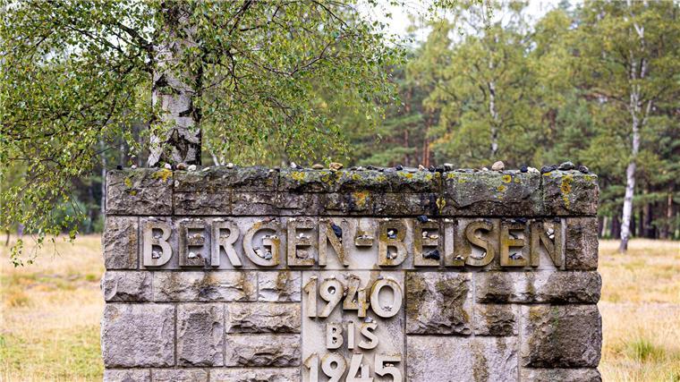 Die Gedenkstätte Bergen-Belsen erinnert an die Verbrechen der Nationalsozialisten während des Zweiten Weltkriegs. (Archivbild)