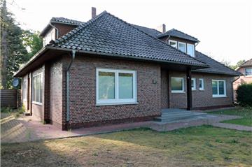 Die Gemeinde hat das Haus an der Hagener Landstraße in Uthlede für fünf Jahre von privat angemietet. Nach den Herbstferien soll hier ein Übergangshort starten.