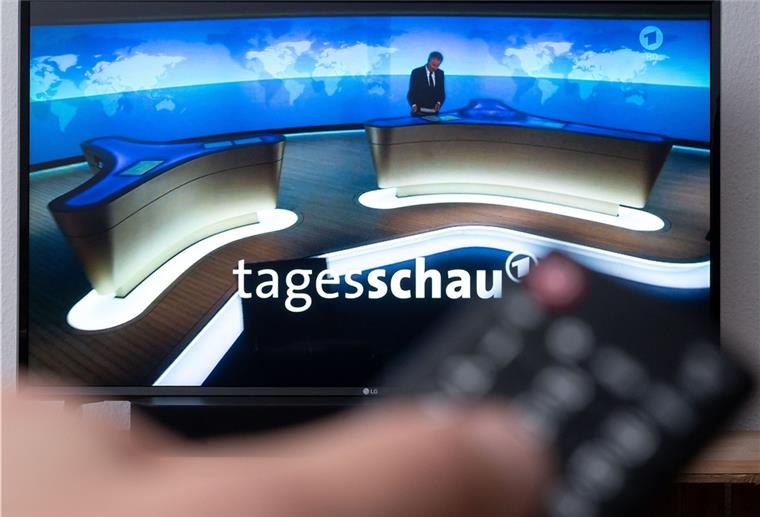 Die geplante Erhöhung des Rundfunkbeitrags zum 1. Januar 2021 ist wegen eines Vetos von Sachsen-Anhalt vorerst gestoppt.