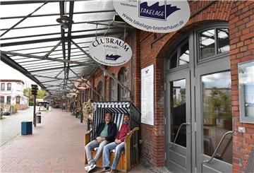 Die Geschäfte und Restaurants rund um den Fischereihafen sind wieder geöffnet. 