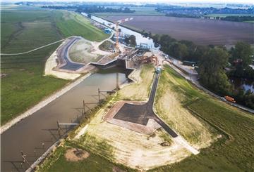 Die Gestalt der neuen Schleuse wird immer mehr erkennbar. 