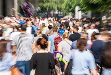 Die Gesundheitsämter in Deutschland haben dem RKI 2203 Corona-Neuinfektionen gemeldet.