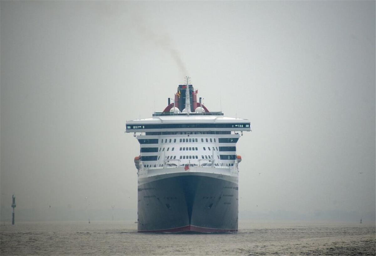 Virus-Alarm auf hoher See: Norovirus-Fälle auf Rekordniveau Schiff auf Fluss