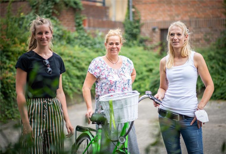 Die Gesundheitsfachkräfte Sophie Hellge (links), Stephanie Bartsch-Korneffel (mitte) und Rieke Kupfer sind die Ansprechpersonen in den Quartieren.