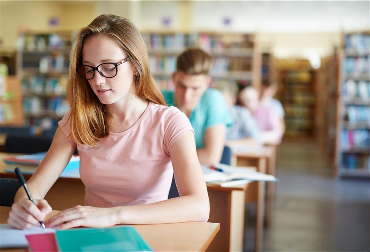 Die GEW fordert, dass für dieses Schuljahr alle Prüfungen außer dem Abitur abgesagt werden. Es können nicht alle Schutzmaßnahmen gewährleistet werden.