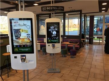 Die Gewerkschaft Nahrung-Genuss-Gaststätten (NGG) fordert höhere Löhne für Mitarbeiter von Fast-Food-Restaurants wie der McDonald’s-Filiale in Nordenham. 
